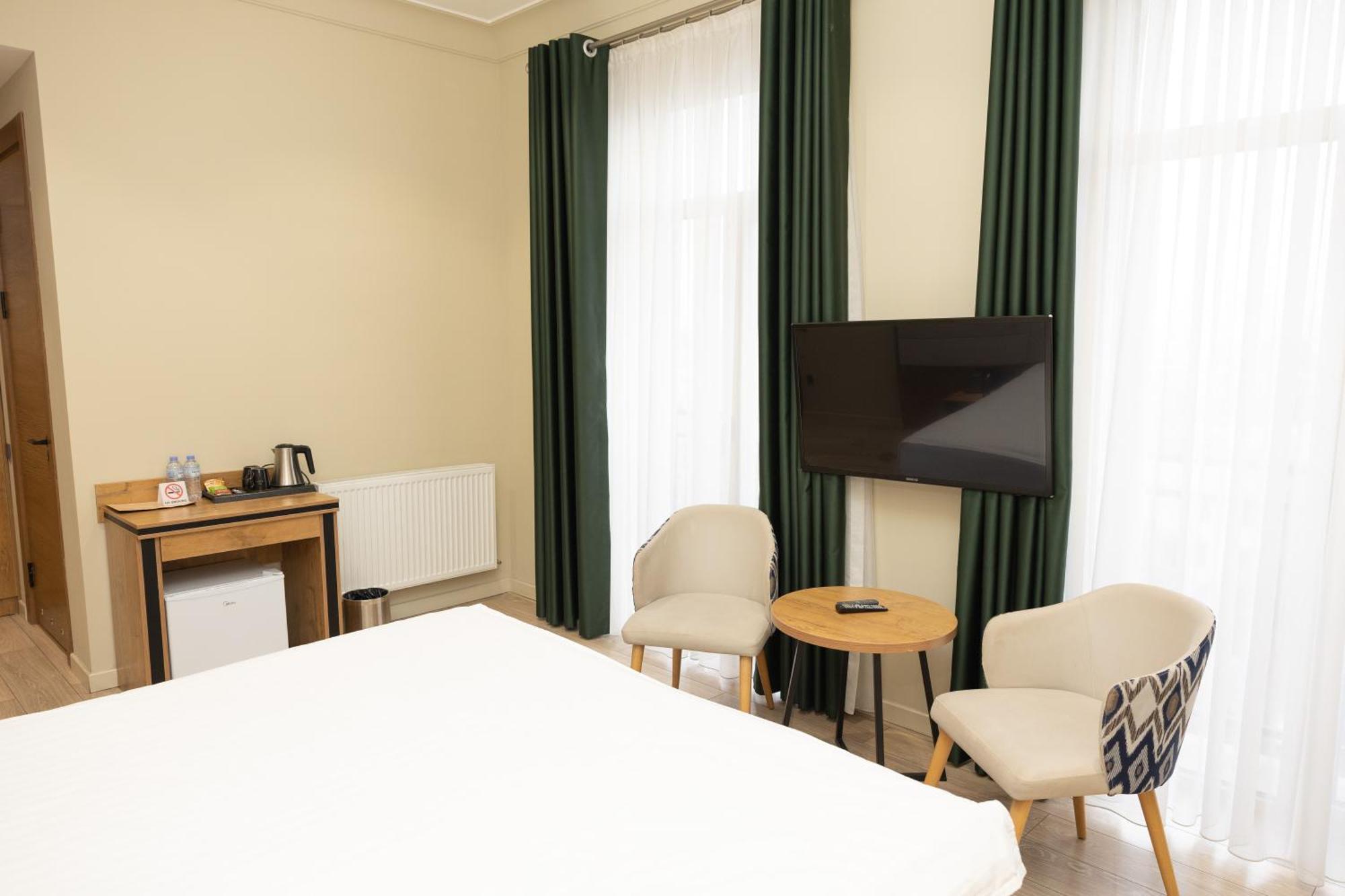 Hotel Marwa Tashkent Pool&Spa Екстер'єр фото